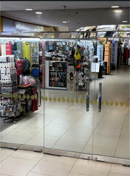 Lucky Plaza (D9), Retail #525033301